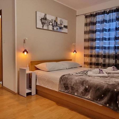 Apartment Rajci Cres Buitenkant foto