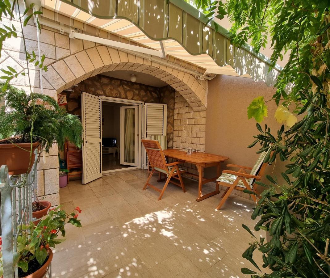 Apartment Rajci Cres Buitenkant foto